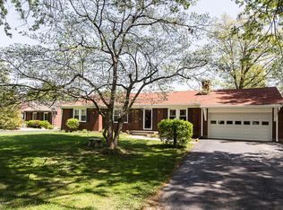 207 S Hampton Rd, Louisville, KY 40223