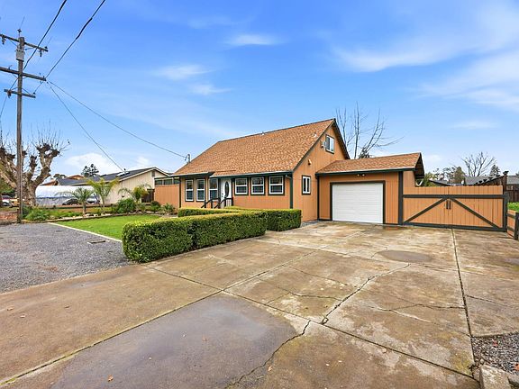 4th image of 203 Cockrobin Avenue