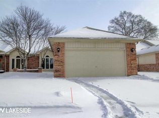 34606 Maple Lane Dr, Sterling Heights, MI 48312