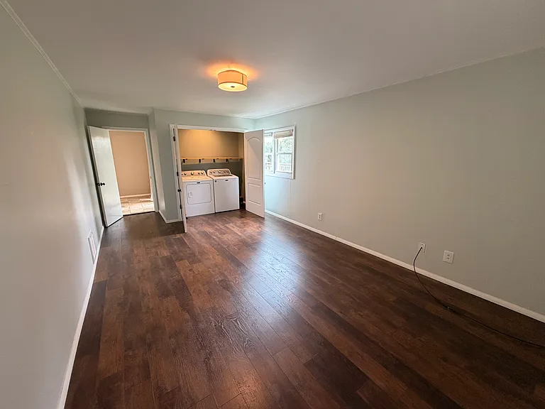 1304 E 11th Ave — Photo 8