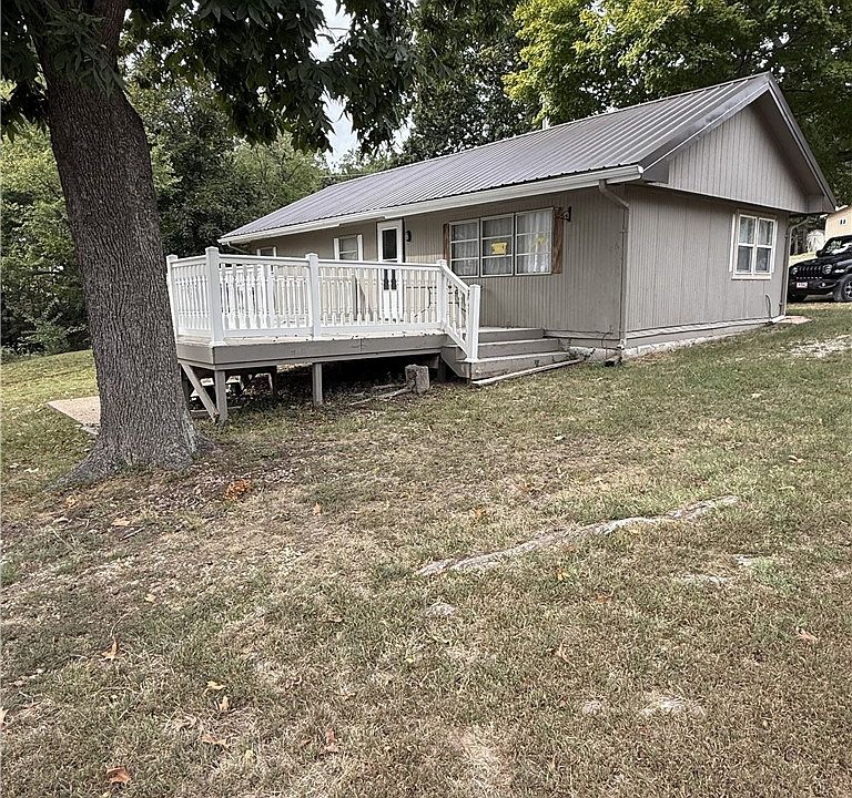 1st image of 33766 Ivy Bend Rd