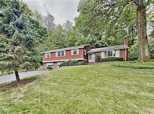 14 Thornridge Rd, Pittsburgh, PA 15202