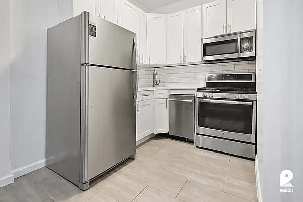 Rented by REZI | media 8