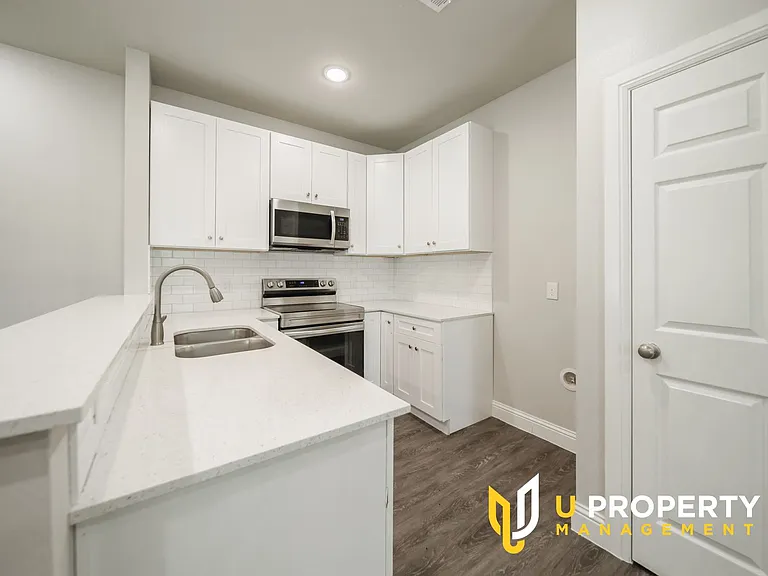 1014 W Ford St — Photo 9