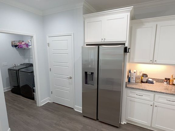 5th image of 158 Verano St