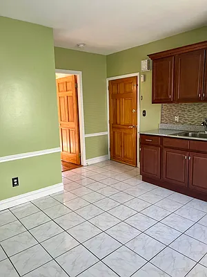 Rented by LDMI Realty Group LLC | media 7