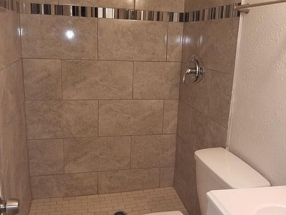 5th image of 2534 Burgoyne Dr
