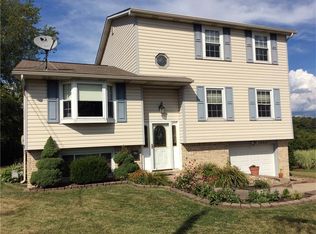 114 Oak Heights Dr, Oakdale, PA 15071