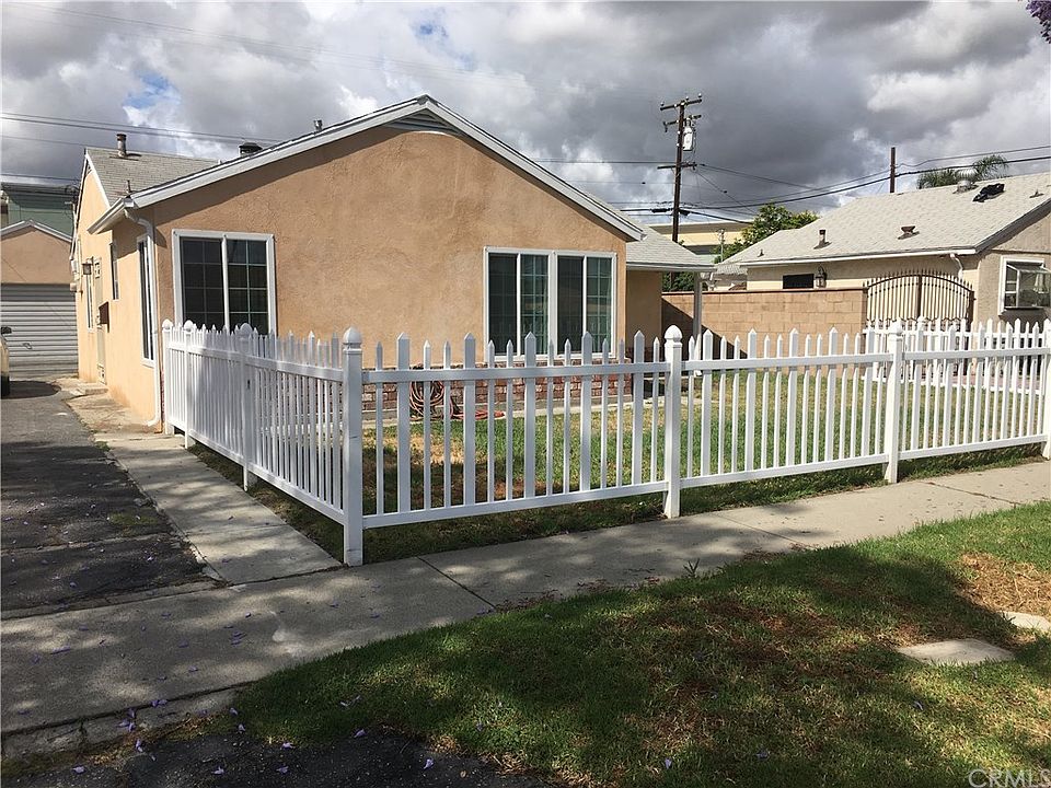 1st image of 11044 Dune St