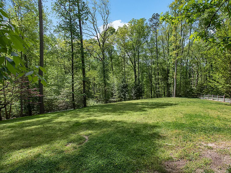 9900 Kingsbridge Rd — Photo 34