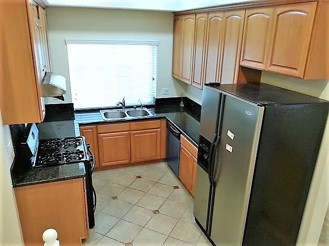 4439 Walnut Grove Ave — Photo 2