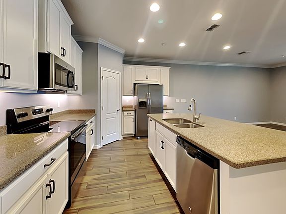 4th image of 302 Merry Brook Cir