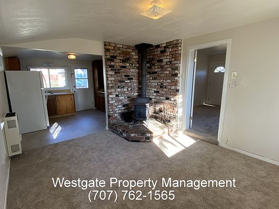 3rd image of 860 W Sierra Ave