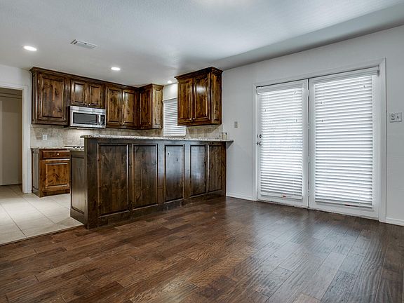 5th image of 2800 Hillcastle Ln