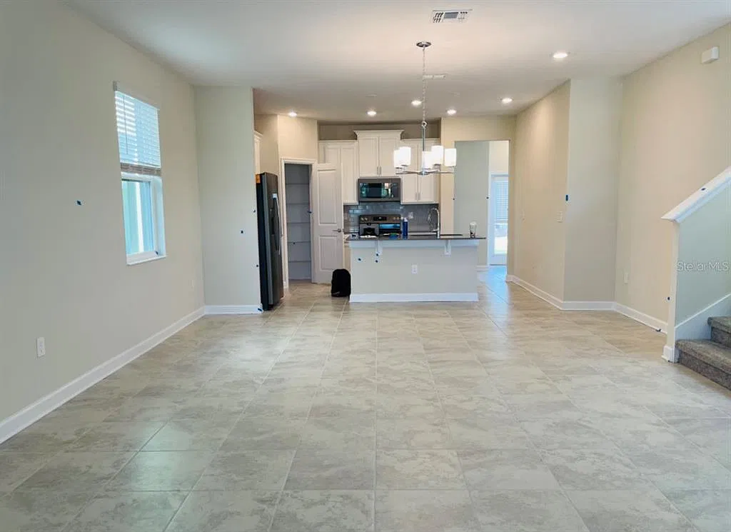 4 bed, 3.0 bath, 2042 sqft, $2,800 — Photo 3