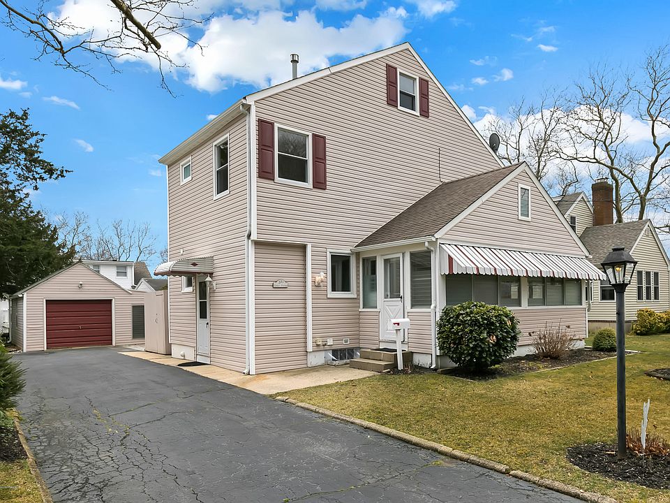 1st image of 321 Cedar Ave