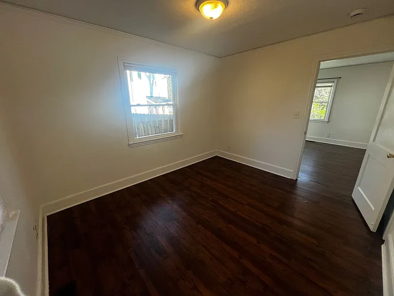 4 Prancer Ave — Photo 3