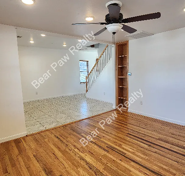 1007 W 29th St — Photo 11