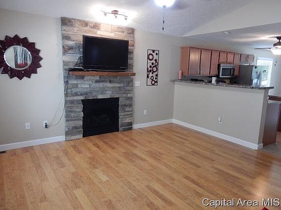 3rd image of 217 S 8th St