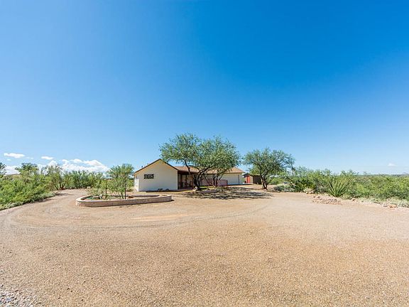 3rd image of 7627 S Camino Loma Alta