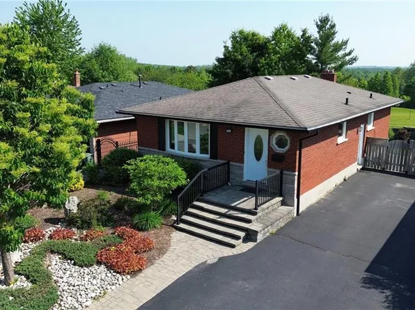 39 Muskoka Dr, Guelph, ON N1E 3M8