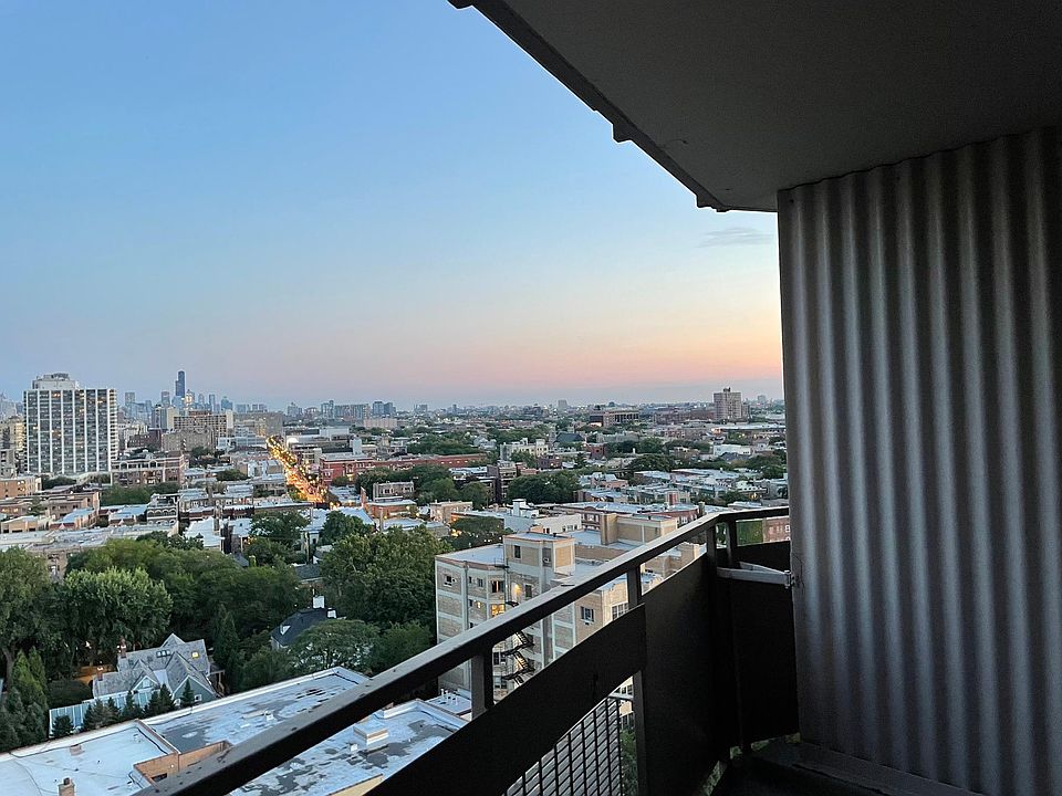 1st image of 555 W Cornelia Ave APT 1710
