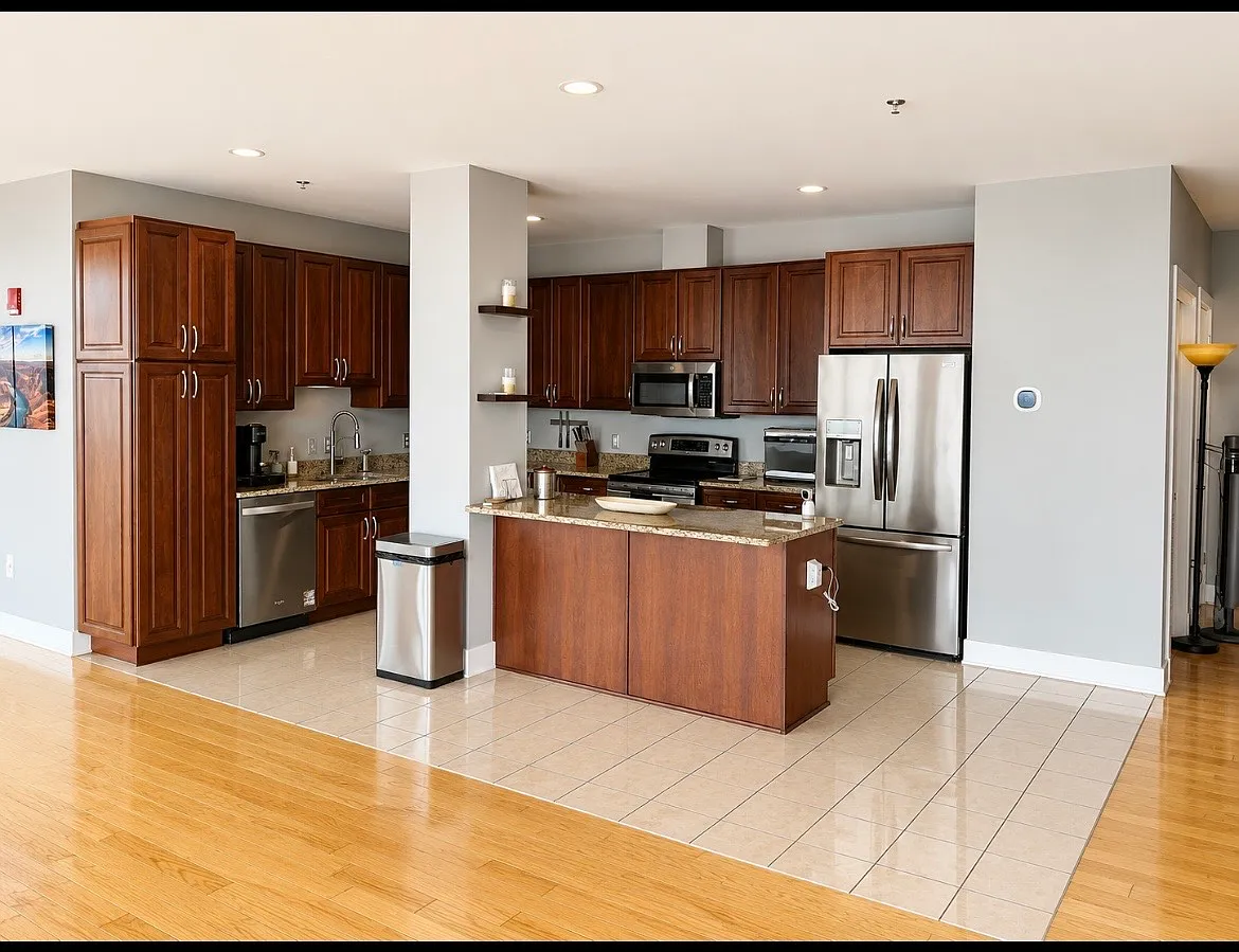 2772 Lighthouse Point East - Tenant Placement - 314 — Photo 4