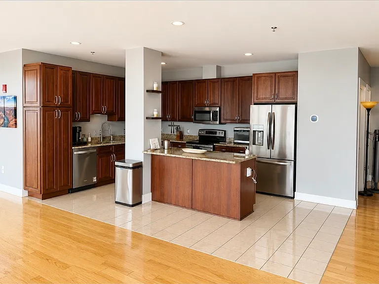 2772 Lighthouse Point East Tenant Placement #31 — Photo 4