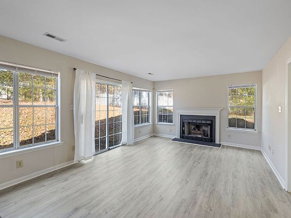 4th image of 531 Clayton Rd