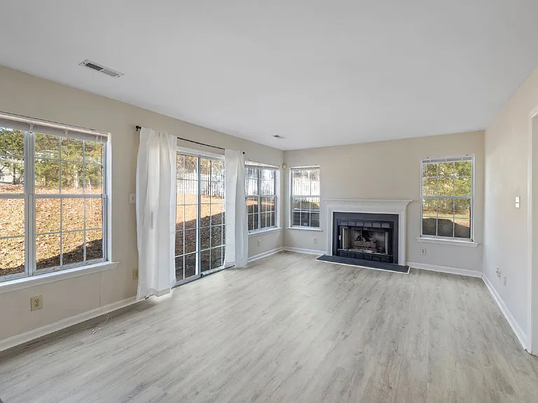 531 Clayton Rd — Photo 4
