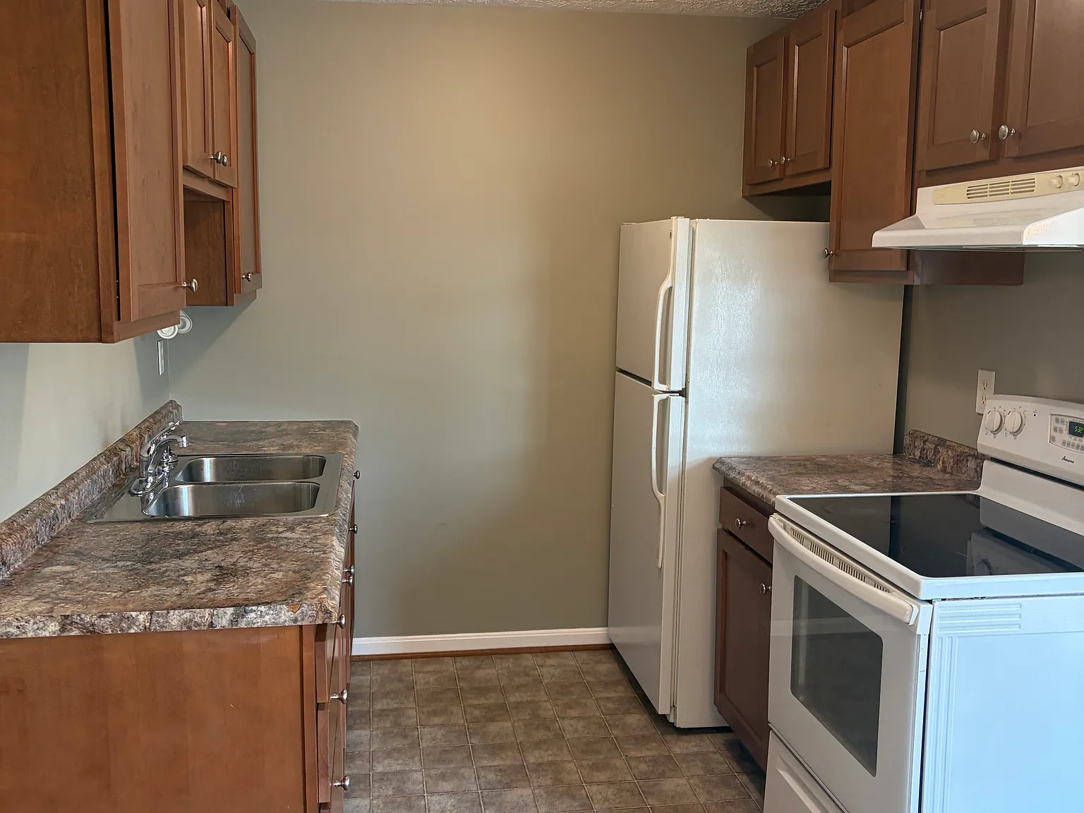 1 bed, 608 sqft, $1,100 — Photo 4