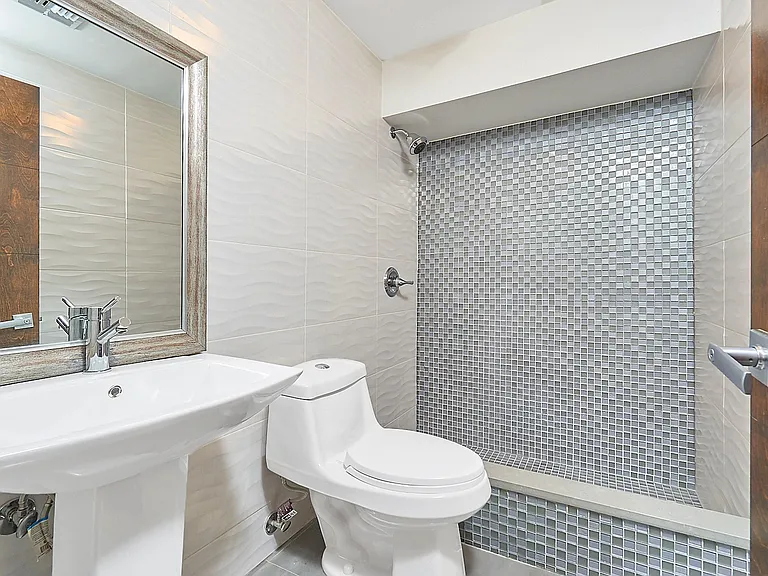 305 Albany Ave #1 — Photo 7