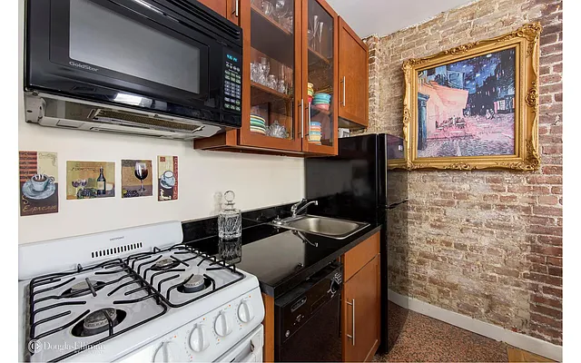 Rented by Douglas Elliman | media 7