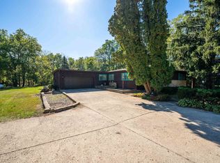 15361 S Bluff Rd, South Beloit, IL 61080