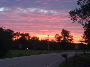 2125 E Oakfield Rd, Grand Island, NY 14072