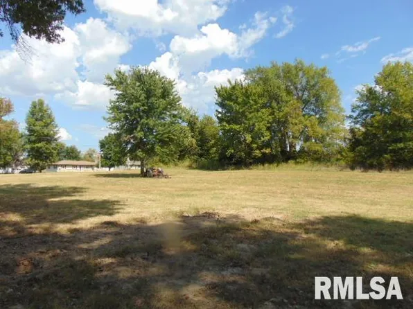 1111 W Grand Ave, Carterville, IL 62918