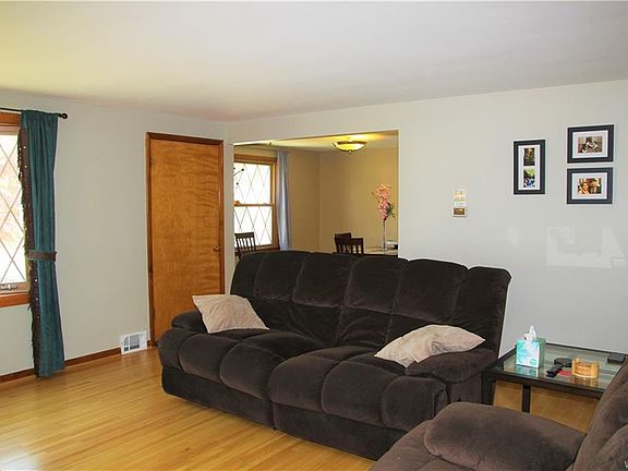 5th image of 343 Forbes Ave