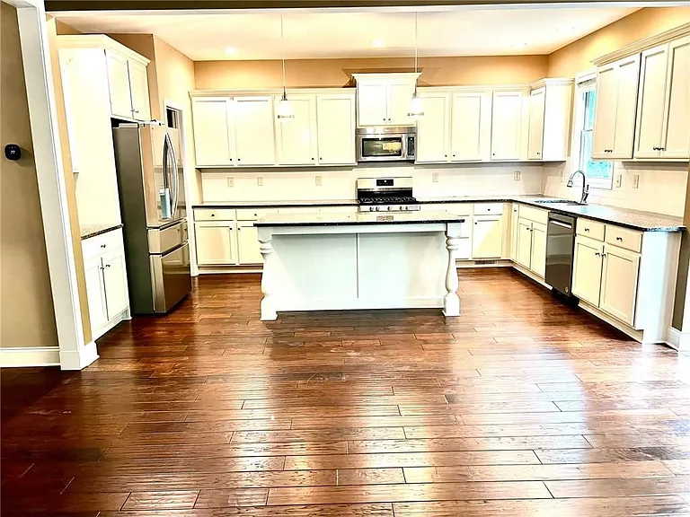 3366 Kenyon Creek Dr — Photo 8
