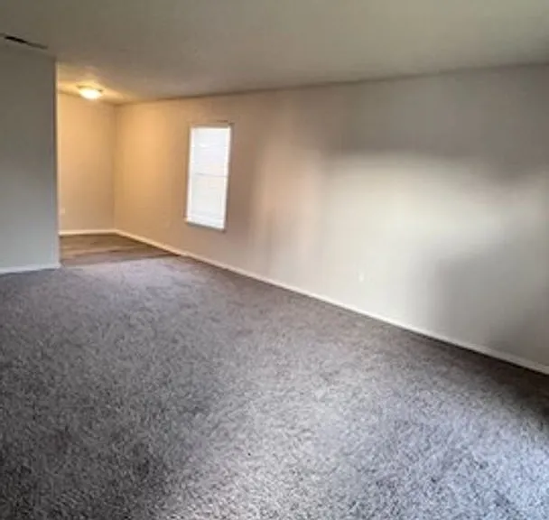 Hickory Grove Apartments — Photo 2