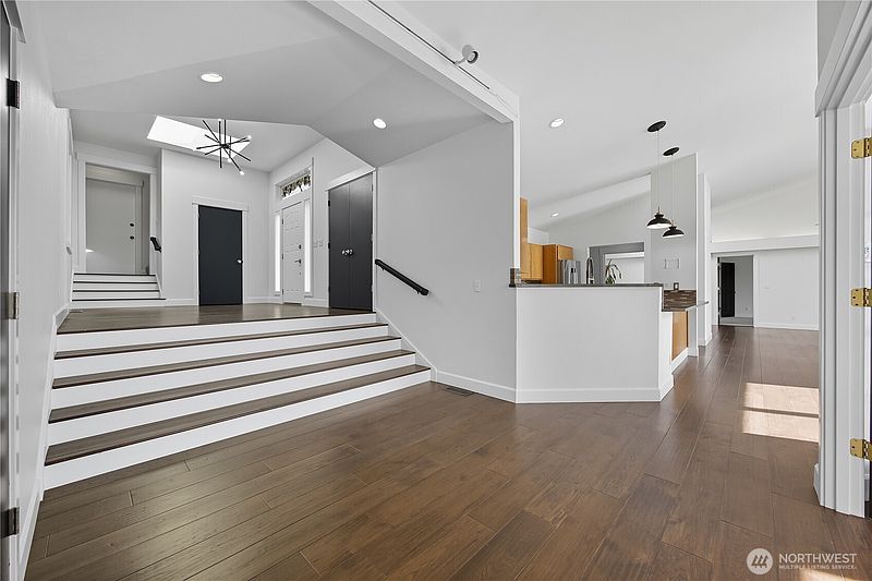 5th image of 5404 Collins Road