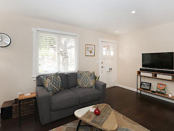4th image of 459 N Mar Vista Ave