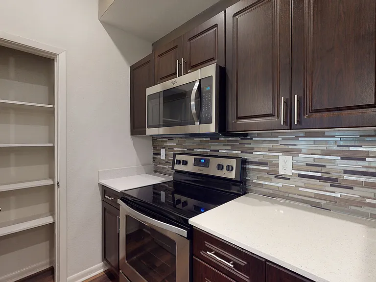 Residences at the Domain — Photo 96