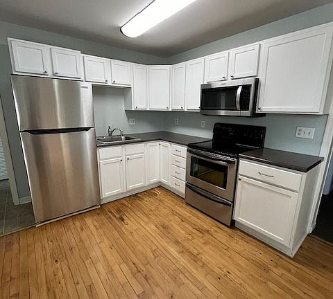 3rd image of 1428 Bellevue Ave #1