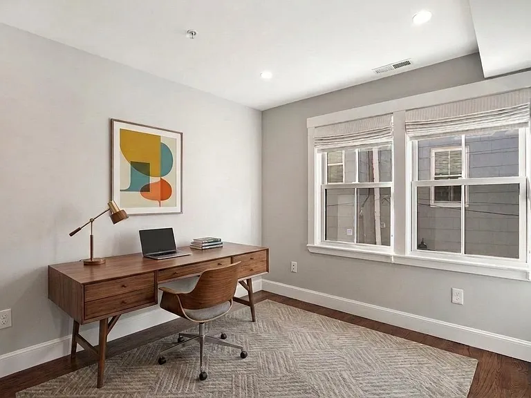 2nd bedroom (2nd floor)
