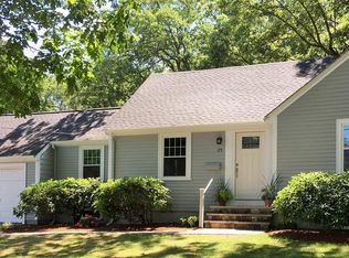 25 Homestead Rd, Lynnfield, MA 01940