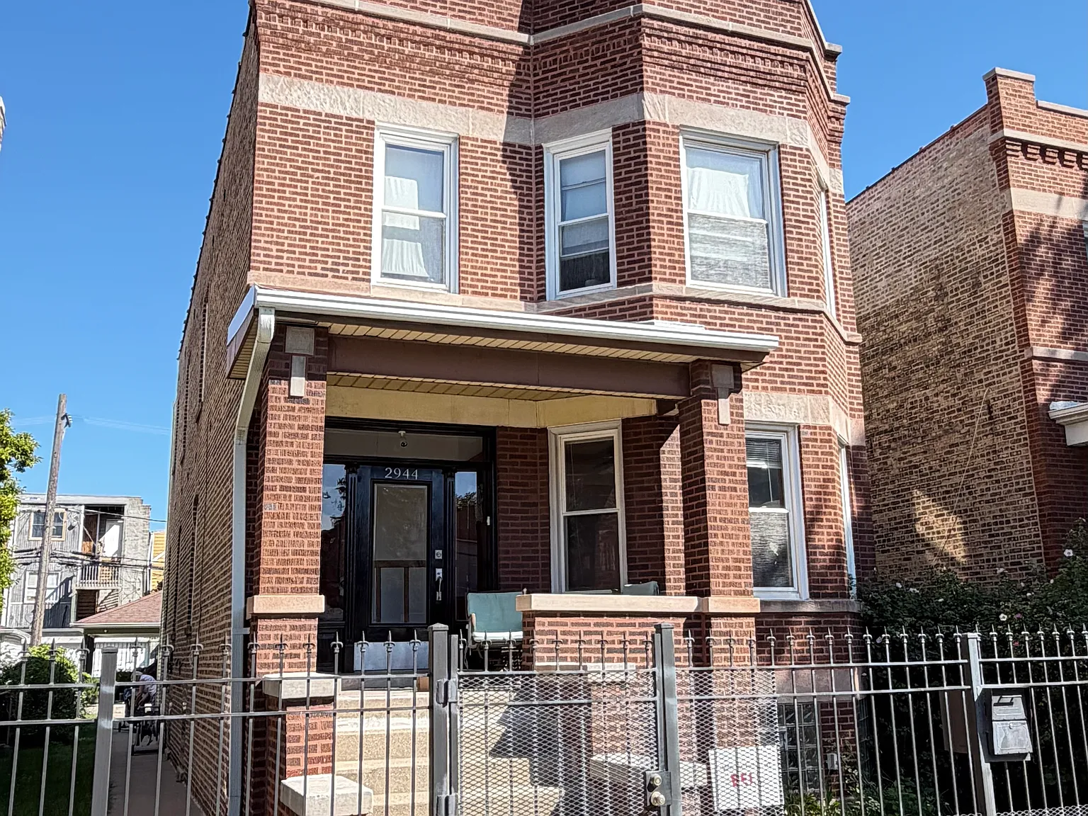 2 bed, 1200 sqft, $2,550 — Photo 1