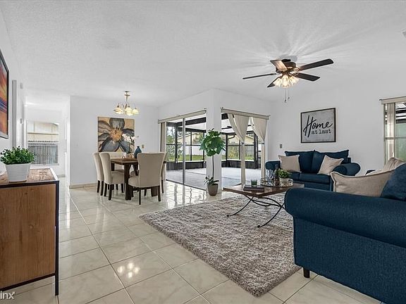 3rd image of 219R Balboa Dr
