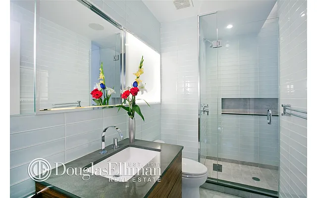 Sold by Douglas Elliman | media 21