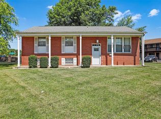 903 S 74th St, Belleville, IL