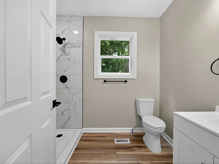 2218 Holt Dr — Photo 24